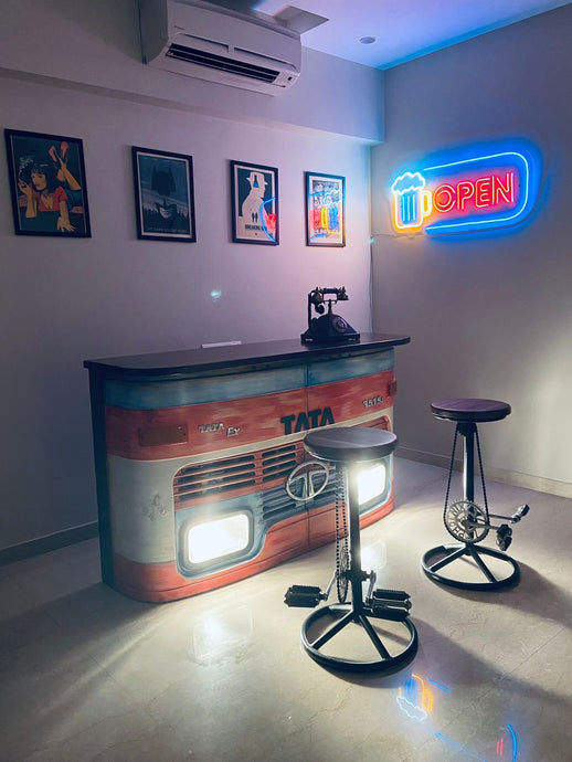 Raise the Bar: The Art and Impact of Neon Signs in Bar Décor